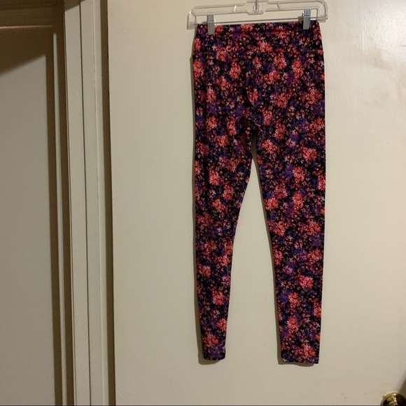 LuLaRoe Soft Knit Casual Purple Multicolor Floral Print Leggings. One Size - Picture 10 of 10